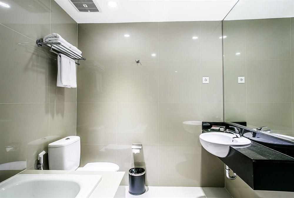 G Suites Hotel By Amithya Сурабая Екстериор снимка